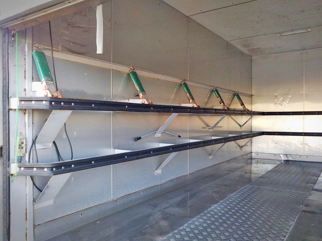 三菱ふそうキャンターアルミバン小型（2t・3t）[写真10]