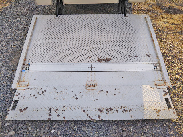 三菱ふそうキャンターアルミバン小型（2t・3t）[写真16]