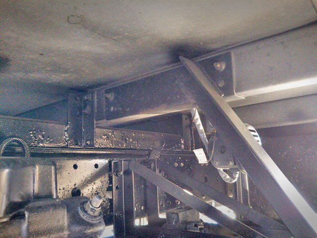 三菱ふそうキャンターアルミバン小型（2t・3t）[写真21]