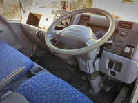 三菱ふそうキャンターアルミバン小型（2t・3t）[写真33]