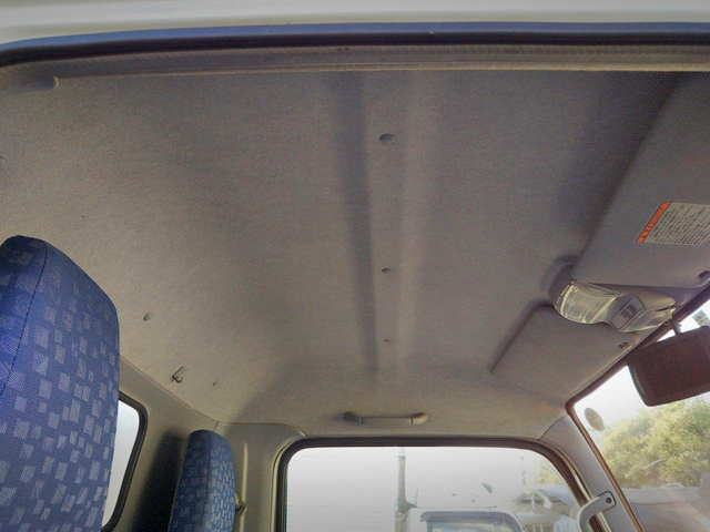 三菱ふそうキャンターアルミバン小型（2t・3t）[写真34]