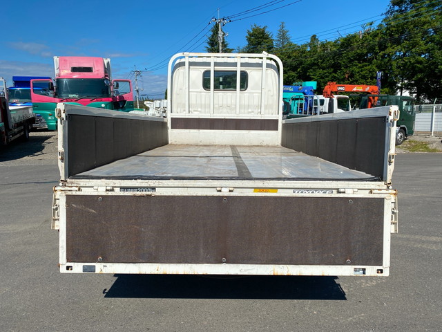 トヨタトヨエース平ボディ小型（2t・3t）[写真10]