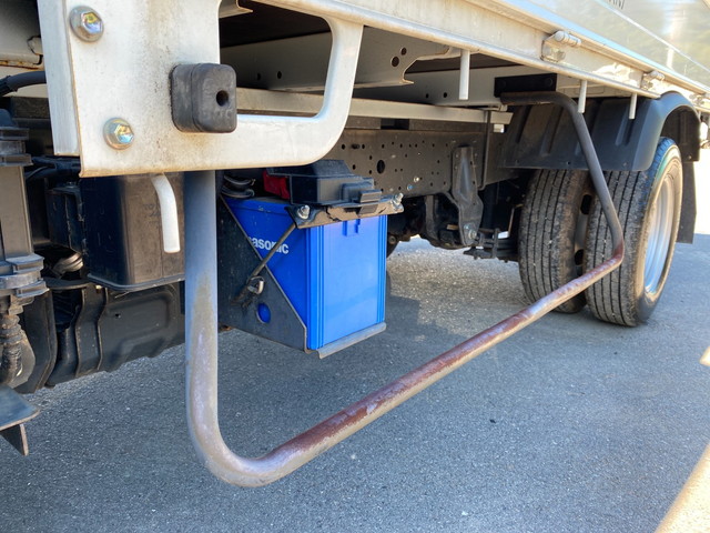 トヨタトヨエース平ボディ小型（2t・3t）[写真19]