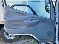 トヨタトヨエース平ボディ小型（2t・3t）[写真30]