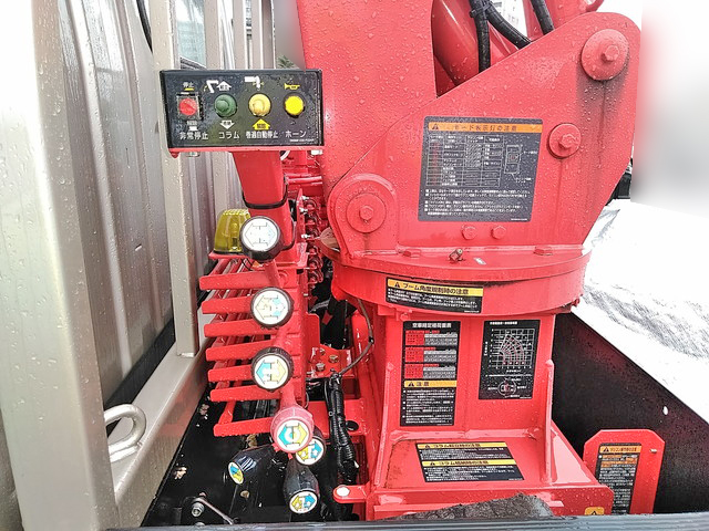 三菱ふそうキャンタークレーン付小型（2t・3t）[写真15]