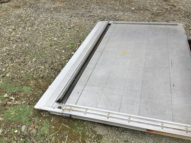 三菱ふそうファイターアルミウイング中型（4t）[写真16]