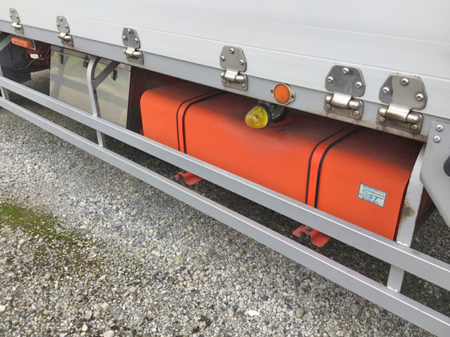 三菱ふそうファイターアルミウイング中型（4t）[写真18]