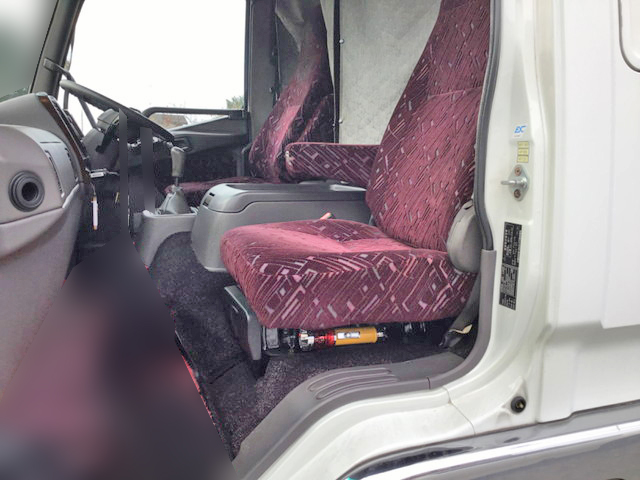 三菱ふそうファイターアルミウイング中型（4t）[写真27]