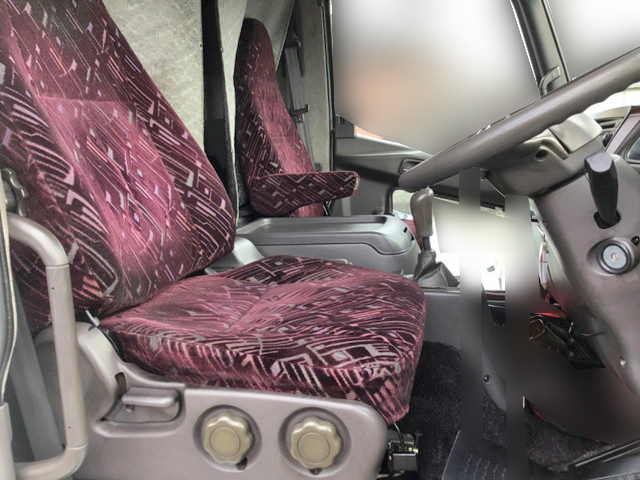 三菱ふそうファイターアルミウイング中型（4t）[写真30]