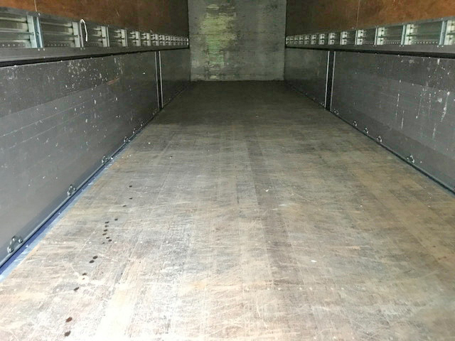 三菱ふそうスーパーグレートアルミウイング大型（10t）[写真11]