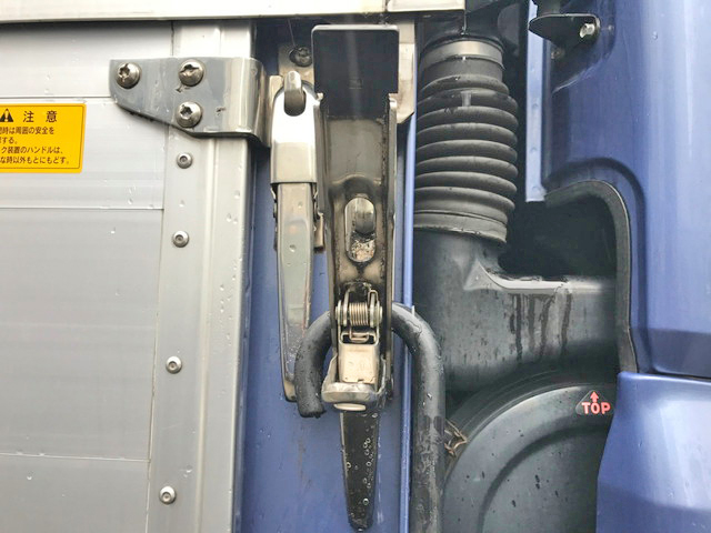 三菱ふそうスーパーグレートアルミウイング大型（10t）[写真14]