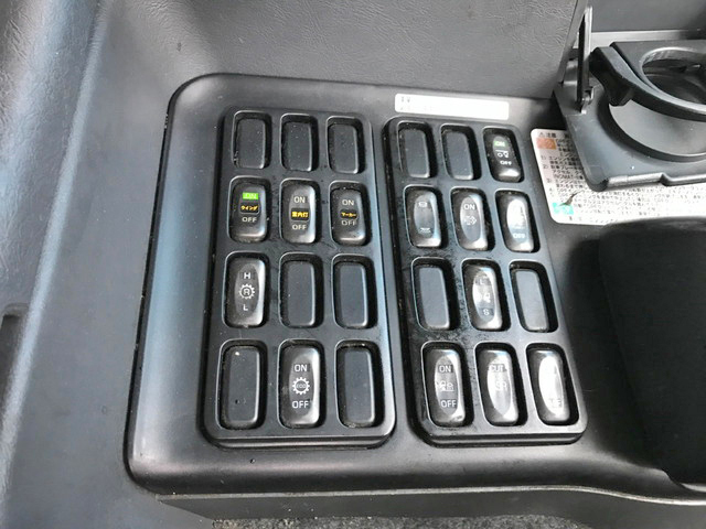 三菱ふそうスーパーグレートアルミウイング大型（10t）[写真25]