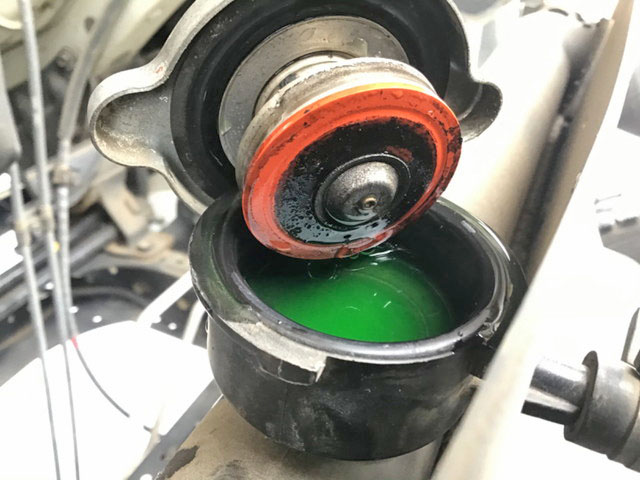 いすゞフォワード平ボディ中型（4t）[写真11]