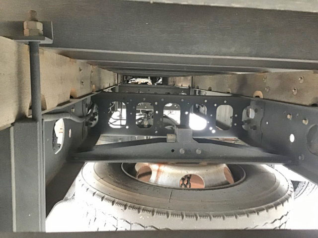 いすゞフォワード平ボディ中型（4t）[写真15]