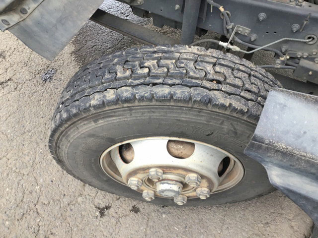 いすゞフォワード平ボディ中型（4t）[写真17]