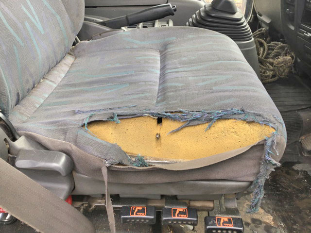 いすゞフォワード平ボディ中型（4t）[写真22]