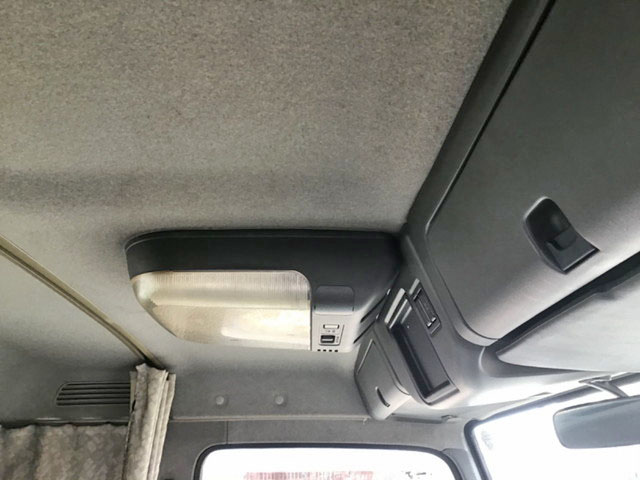 いすゞフォワード平ボディ中型（4t）[写真23]