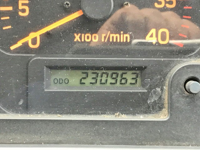 いすゞフォワード平ボディ中型（4t）[写真24]