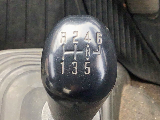 いすゞフォワード平ボディ中型（4t）[写真26]