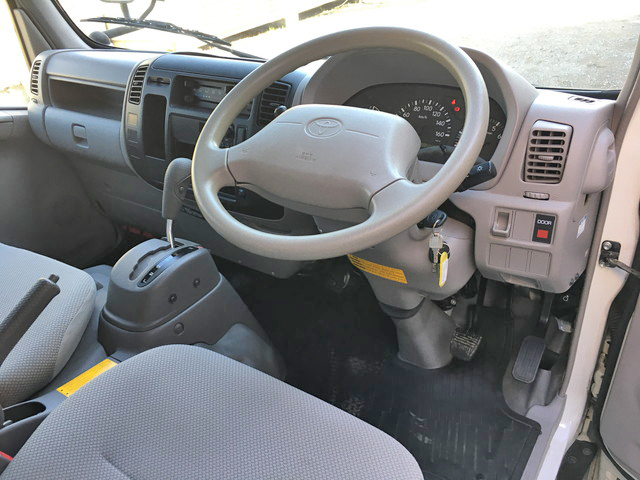 トヨタトヨエースパネルバン小型（2t・3t）[写真36]
