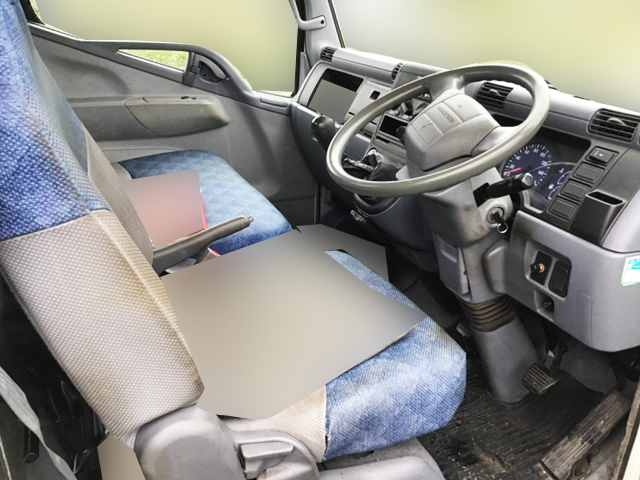 三菱ふそうキャンター平ボディ小型（2t・3t）[写真16]