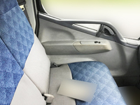 三菱ふそうキャンター平ボディ小型（2t・3t）[写真17]