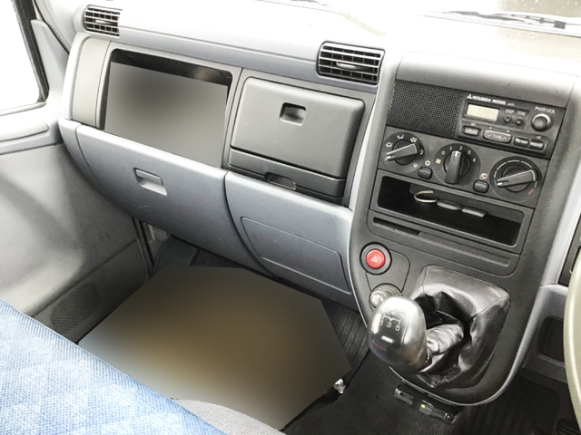 三菱ふそうキャンター平ボディ小型（2t・3t）[写真19]