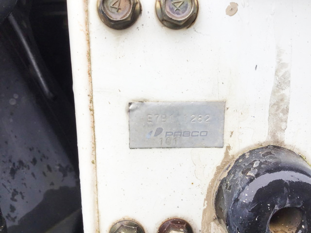 三菱ふそうキャンター平ボディ小型（2t・3t）[写真09]