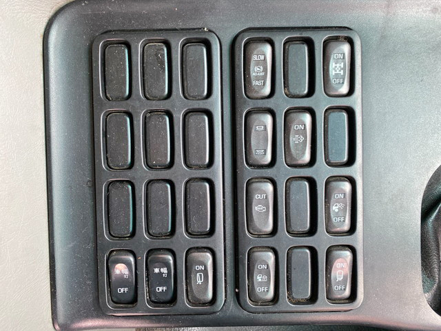 三菱ふそうスーパーグレートダンプ大型（10t）[写真36]