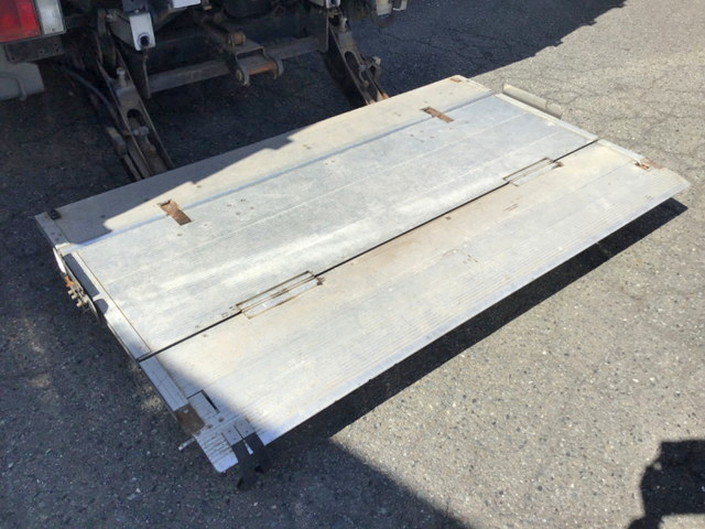 いすゞエルフアルミバン小型（2t・3t）[写真14]