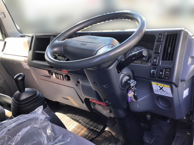 いすゞエルフアルミバン小型（2t・3t）[写真23]