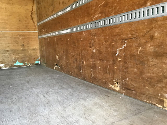 いすゞエルフアルミバン小型（2t・3t）[写真09]