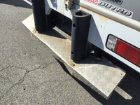 日野デュトロアルミバン小型（2t・3t）[写真04]