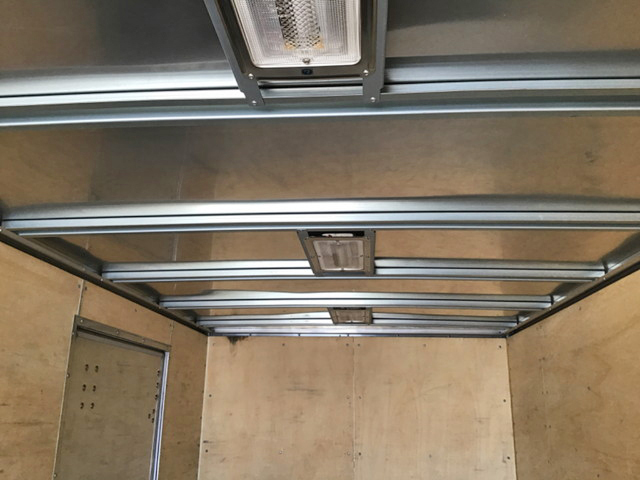 日野デュトロアルミバン小型（2t・3t）[写真06]