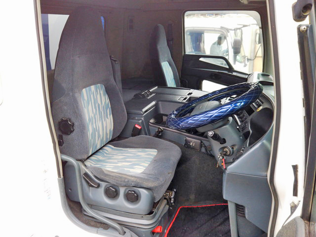 三菱ふそうスーパーグレートセルフクレーン4段大型（10t）[写真32]