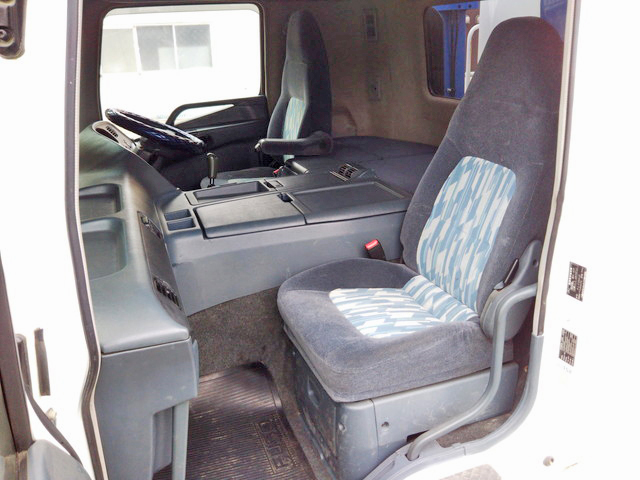 三菱ふそうスーパーグレートセルフクレーン4段大型（10t）[写真34]