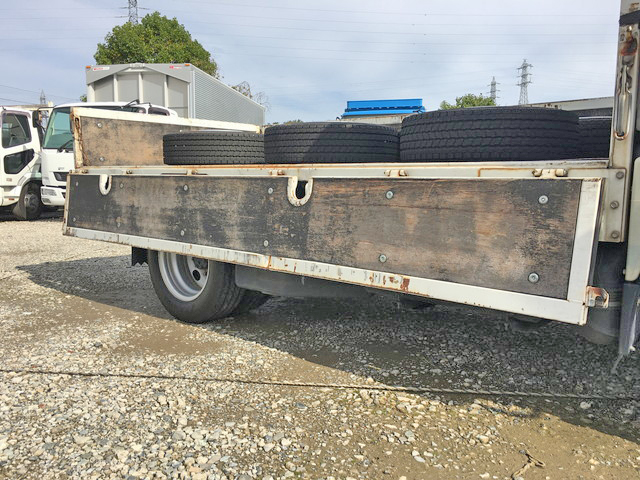 いすゞエルフ平ボディ小型（2t・3t）[写真11]