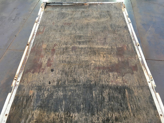 いすゞエルフ平ボディ小型（2t・3t）[写真14]