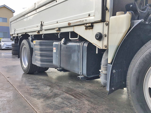 いすゞエルフ平ボディ小型（2t・3t）[写真19]