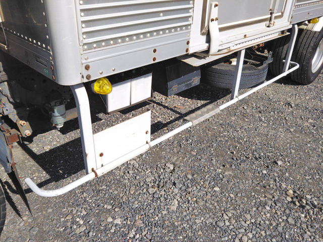 いすゞエルフアルミバン小型（2t・3t）[写真17]