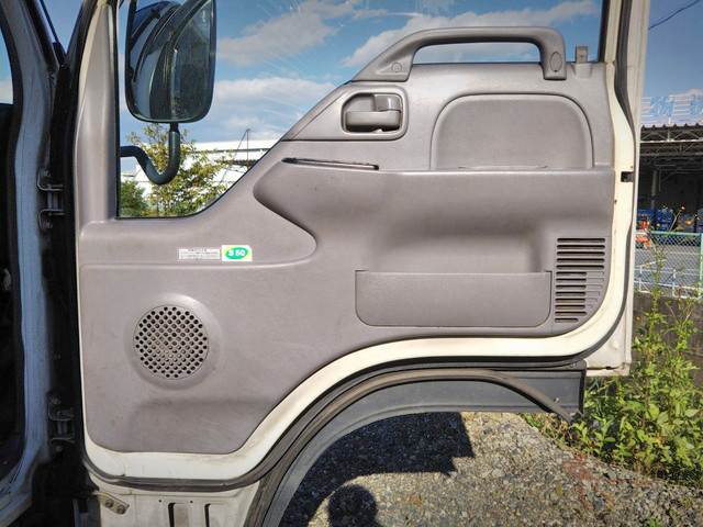 いすゞエルフアルミバン小型（2t・3t）[写真29]