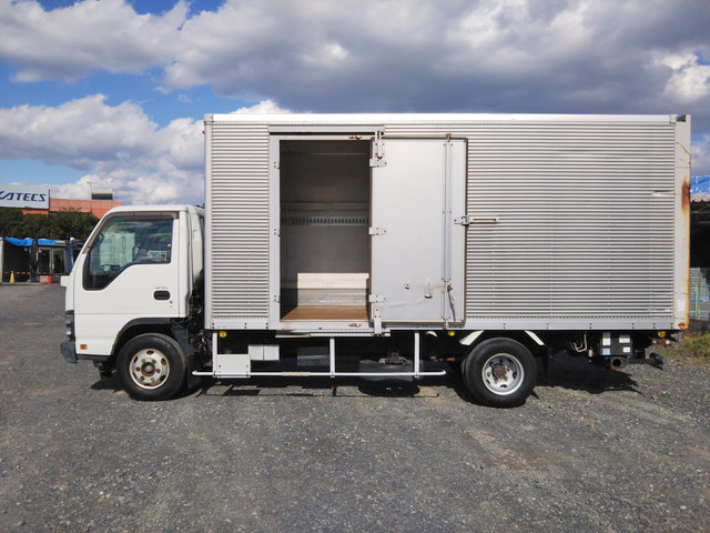 いすゞエルフアルミバン小型（2t・3t）[写真06]