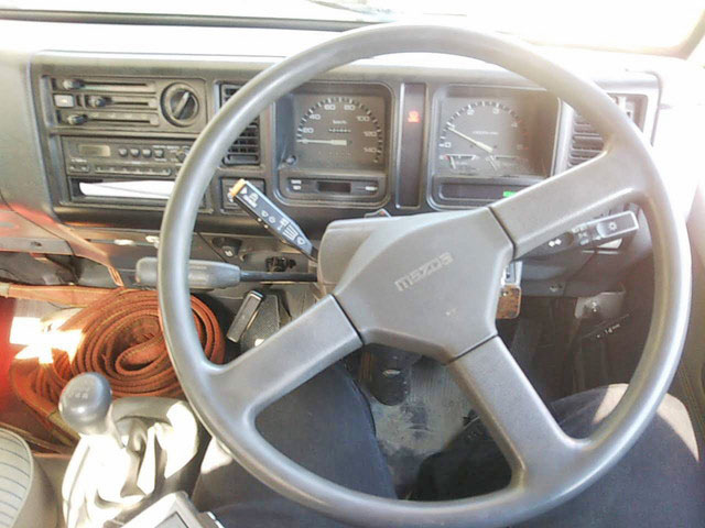 マツダタイタンユニック4段小型（2t・3t）[写真28]