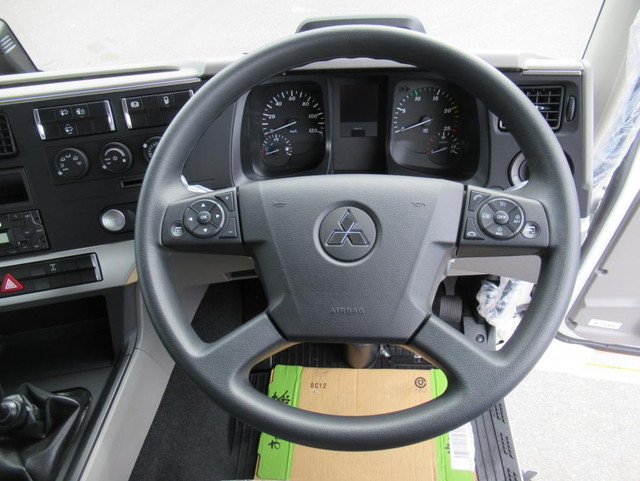 三菱ふそうスーパーグレートアルミブロック大型（10t）[写真11]