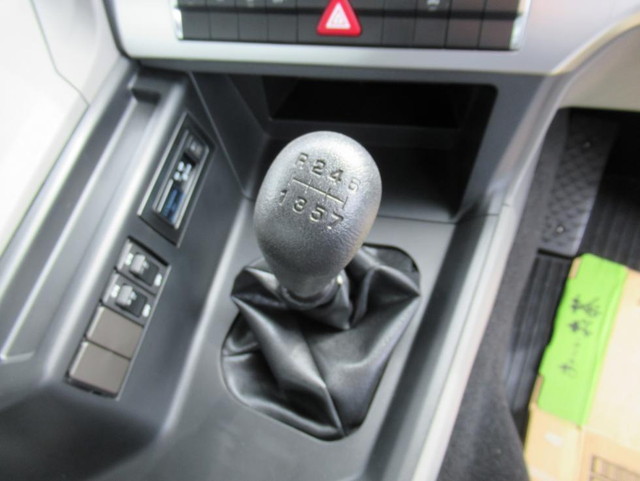 三菱ふそうスーパーグレートアルミブロック大型（10t）[写真13]