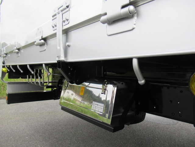 三菱ふそうスーパーグレートアルミブロック大型（10t）[写真38]