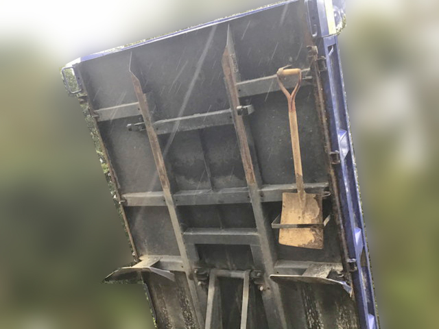 三菱ふそうキャンターダンプ小型（2t・3t）[写真15]