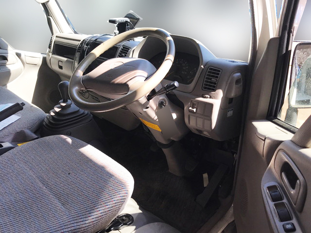 トヨタトヨエース平ボディ小型（2t・3t）[写真15]