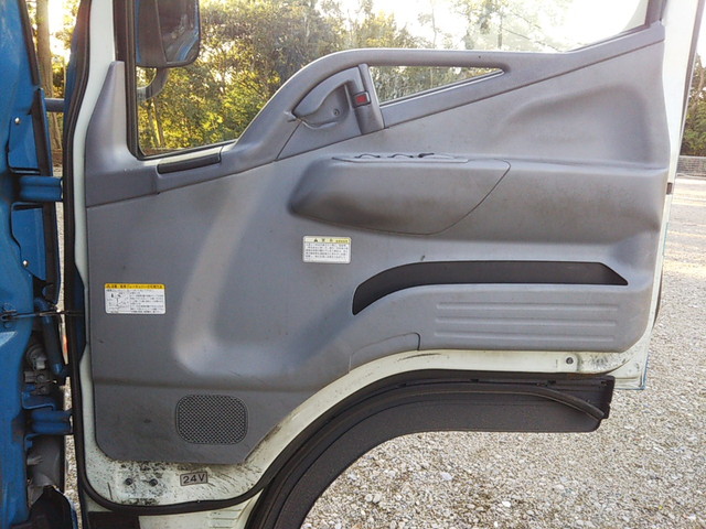 三菱ふそうキャンターアルミブロック小型（2t・3t）[写真30]