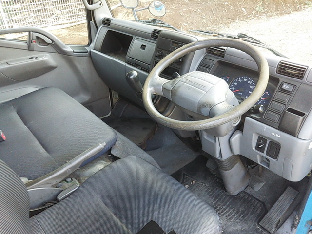 三菱ふそうキャンターアルミブロック小型（2t・3t）[写真32]